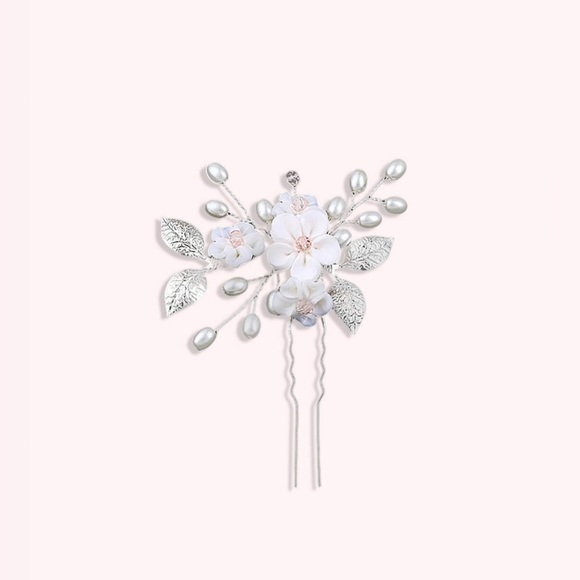 NWT Winter Flower Pearl Pins Hair Accessory set - Picture 3 of 5